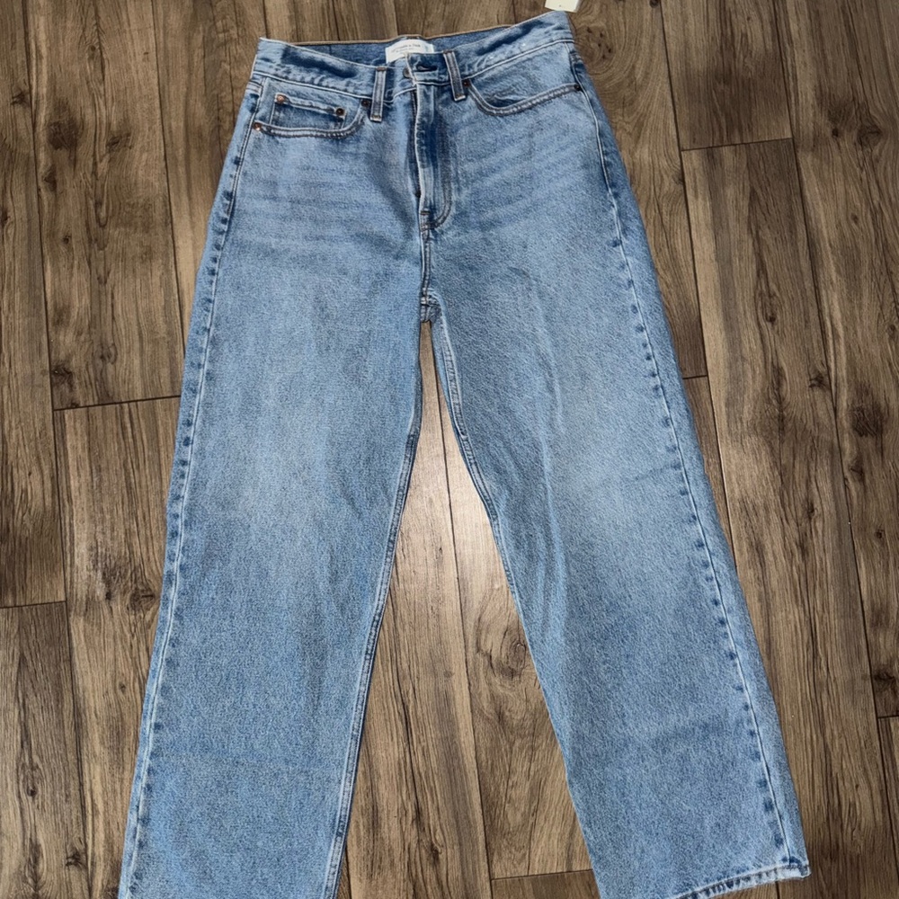NWT Abercrombie The Slouchy Jean